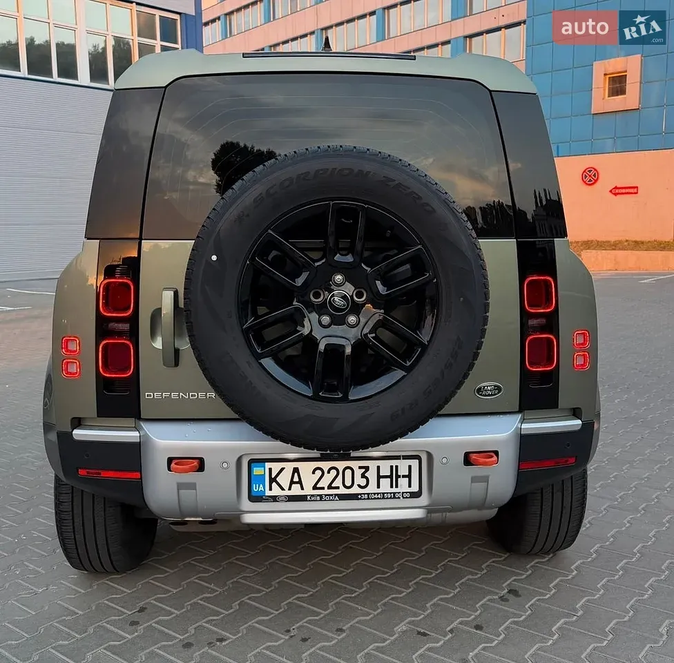 Land Rover Defender 2022 photo 5