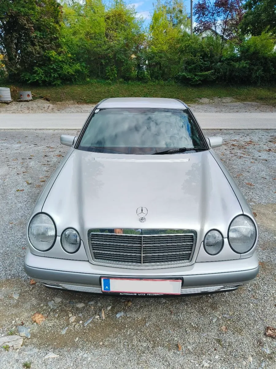 Mercedes-Benz E-Class 1997 photo 3