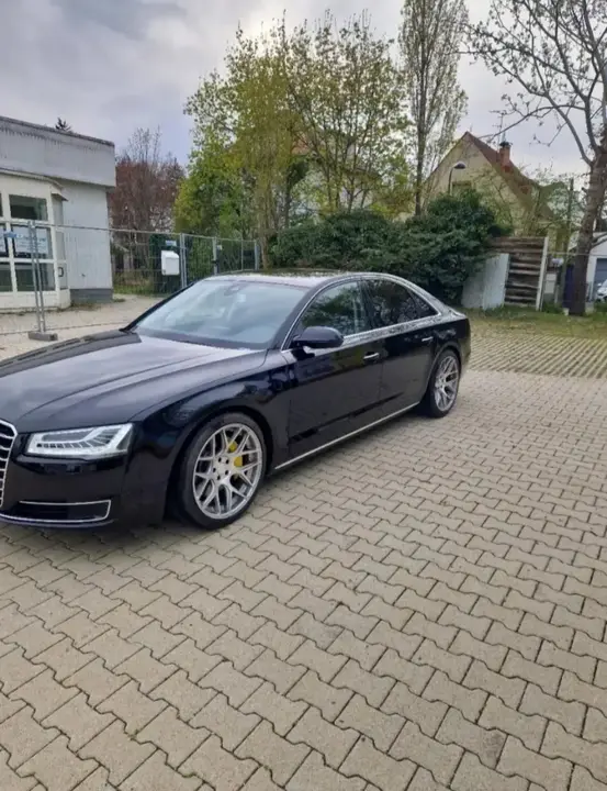 Audi A8 2017 photo 2