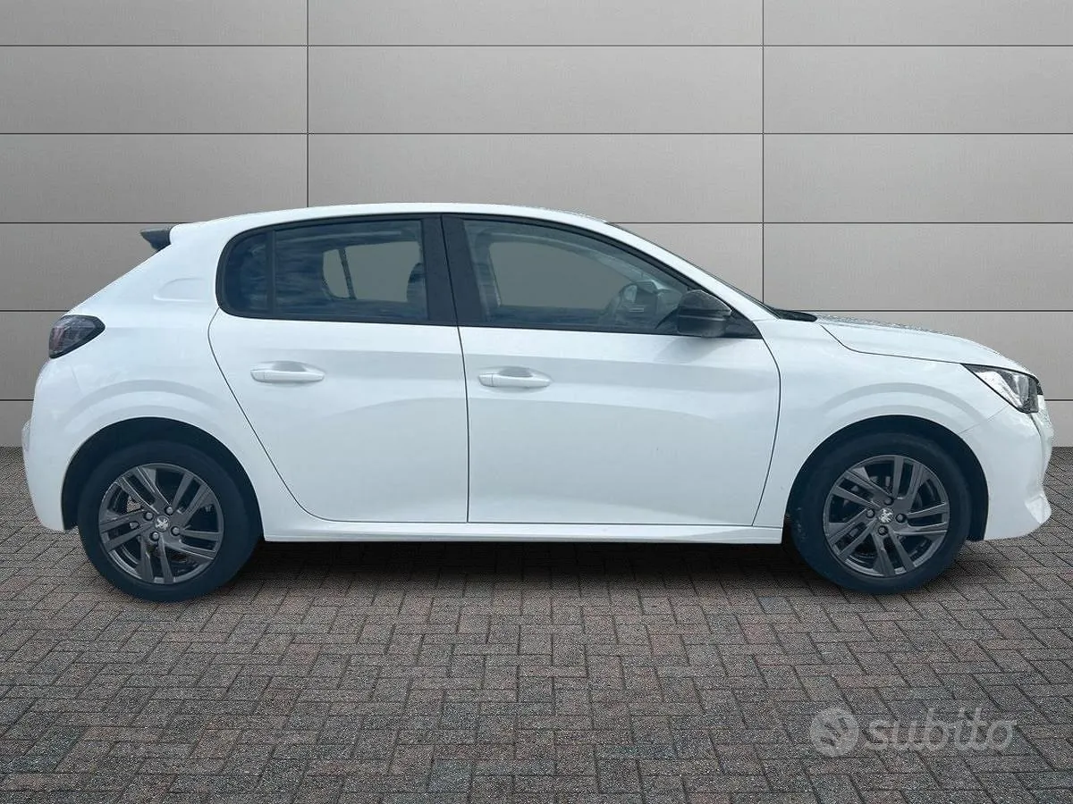Peugeot 208 2022 photo 3