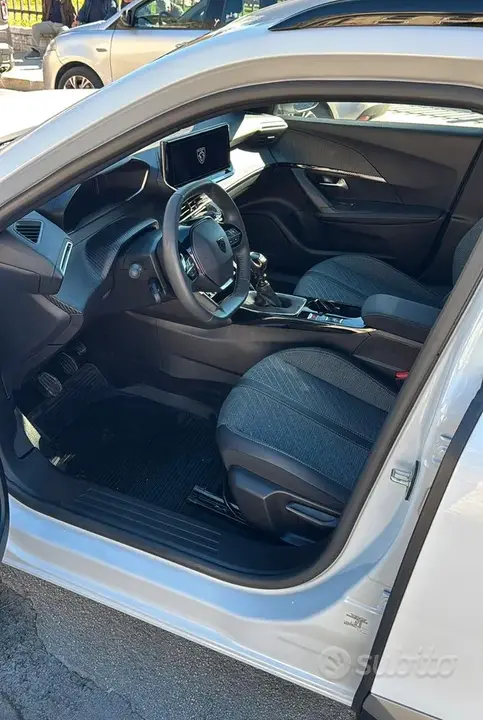 Peugeot 2008 2025 photo 5