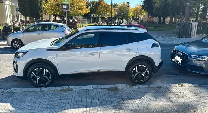Peugeot 2008 2025 photo 3