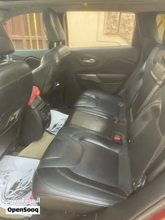 Jeep Cherokee 2019 photo 3