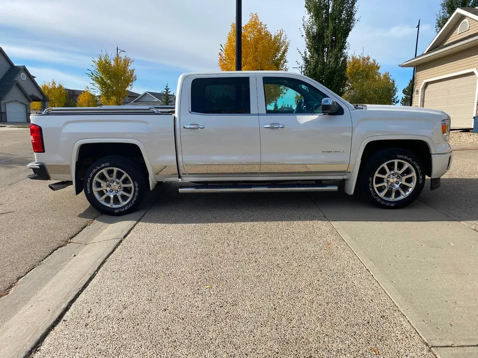 GMC Denali 2015 photo 3