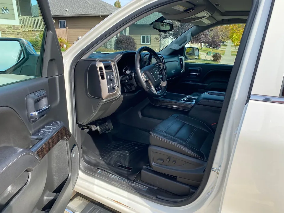 GMC Denali 2015 photo 5