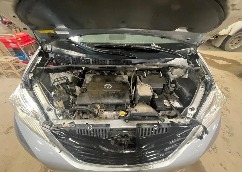 Toyota Sienna 2011 photo 5
