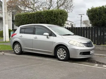 Nissan Tiida 2006 photo 2