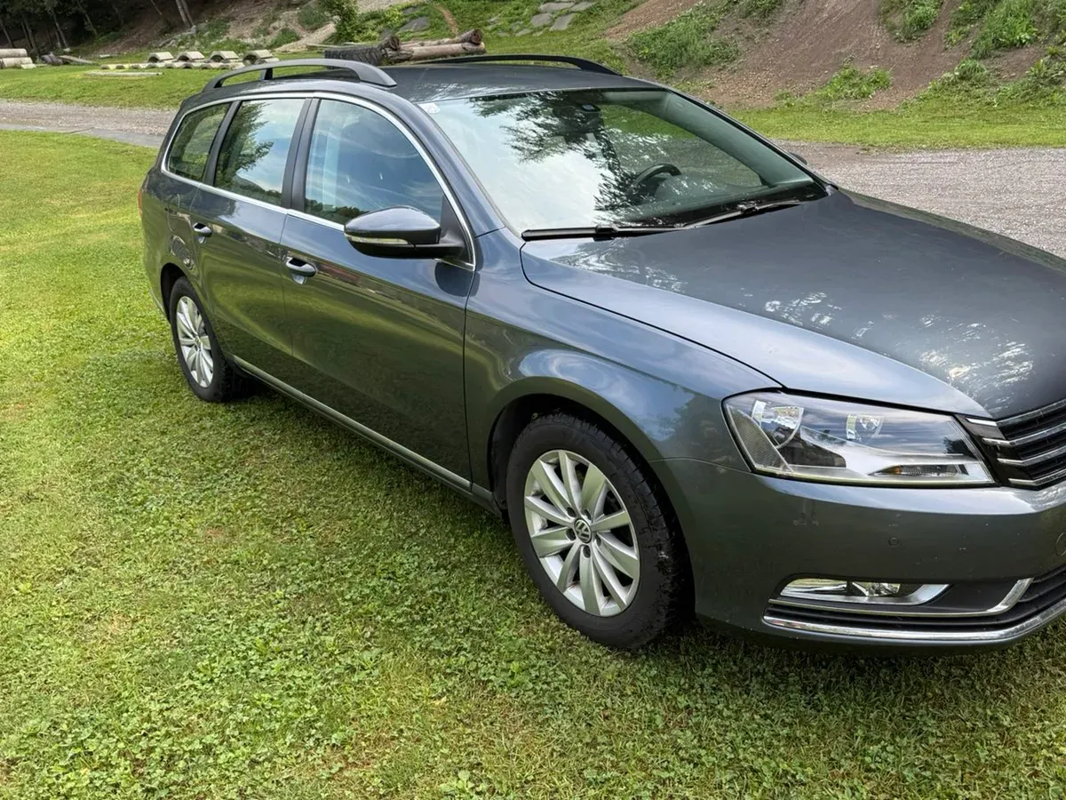 Volkswagen Passat 2014 photo 2
