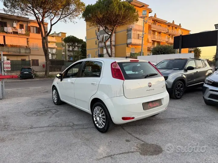 Fiat Punto 2015 photo 4