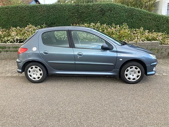 Peugeot 206 2007 photo 4