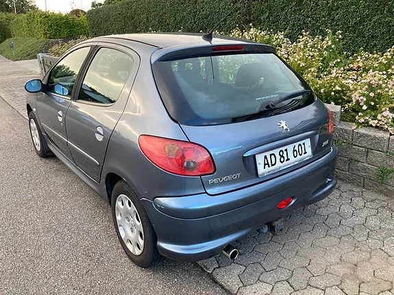 Peugeot 206 2007 photo 3