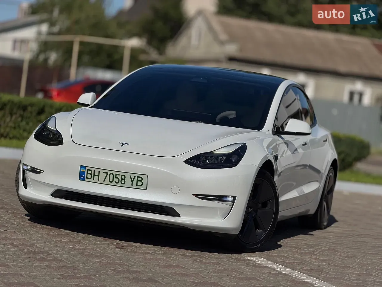 Tesla Model 3 2023 photo 2