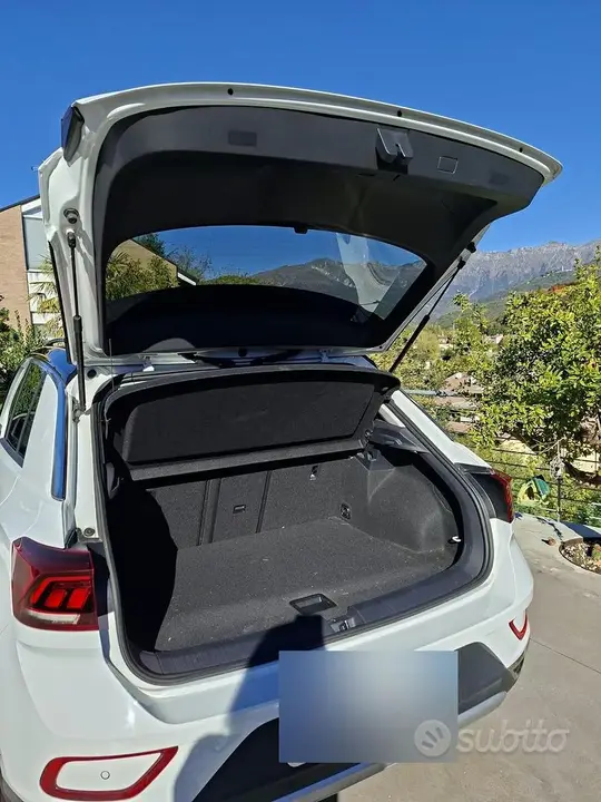 Volkswagen T-Roc 2022 photo 2