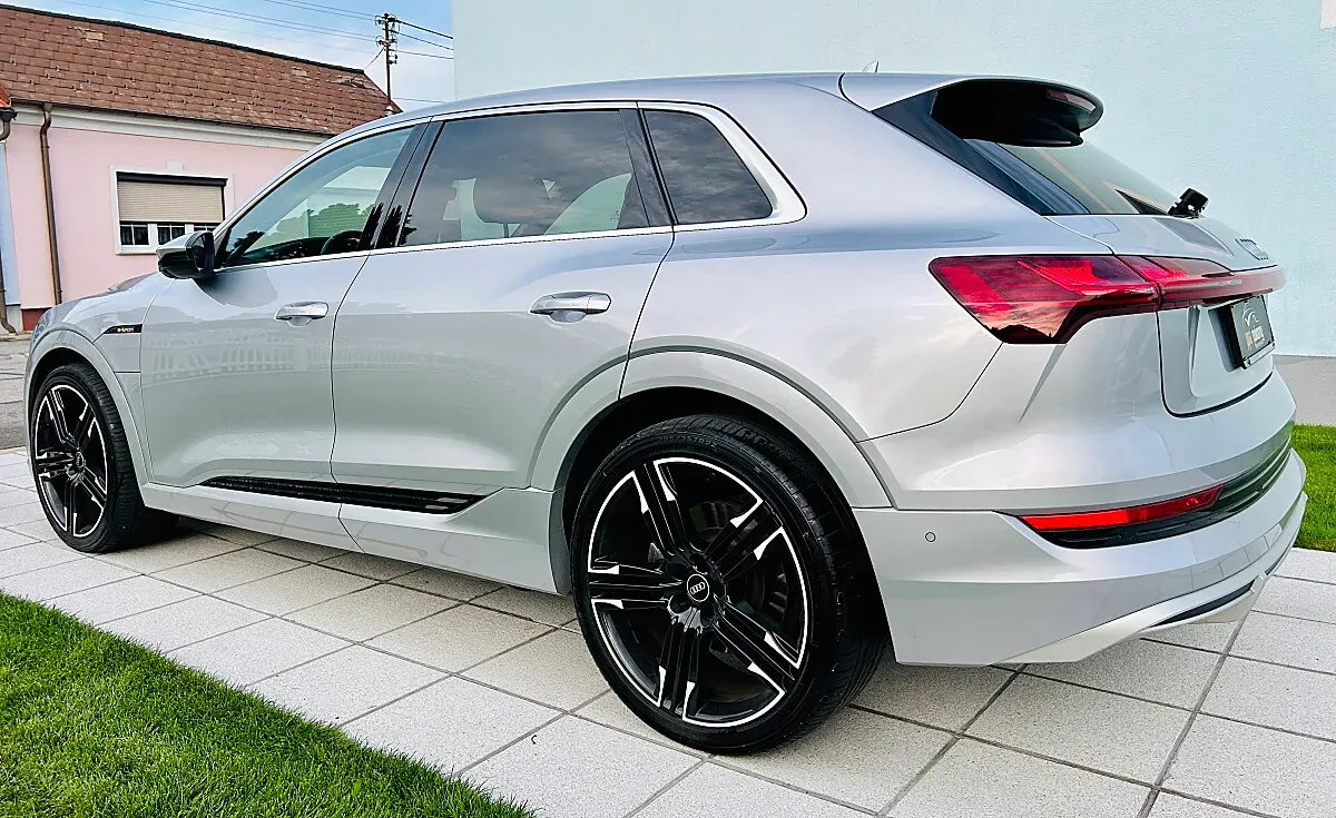 Audi E-Tron 2021 photo 3
