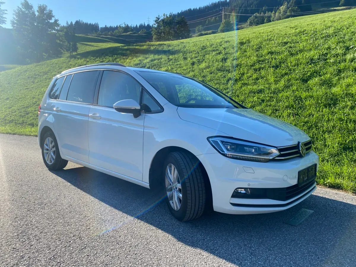 Volkswagen Touran 2019 photo 2