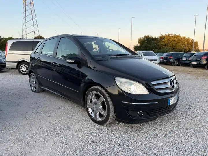 Mercedes-Benz B 2005 photo 2