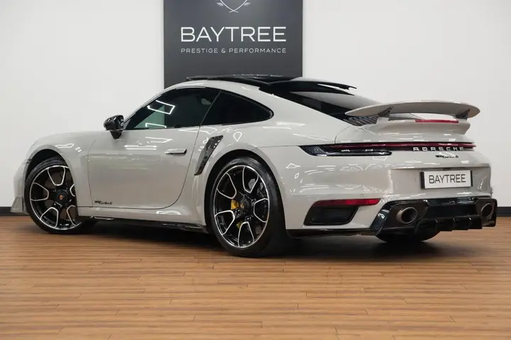 Porsche 911 2022 photo 2