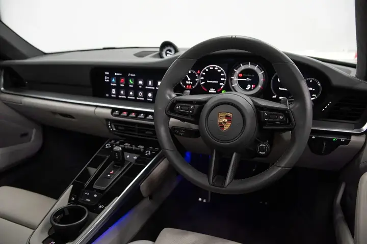 Porsche 911 2022 photo 3