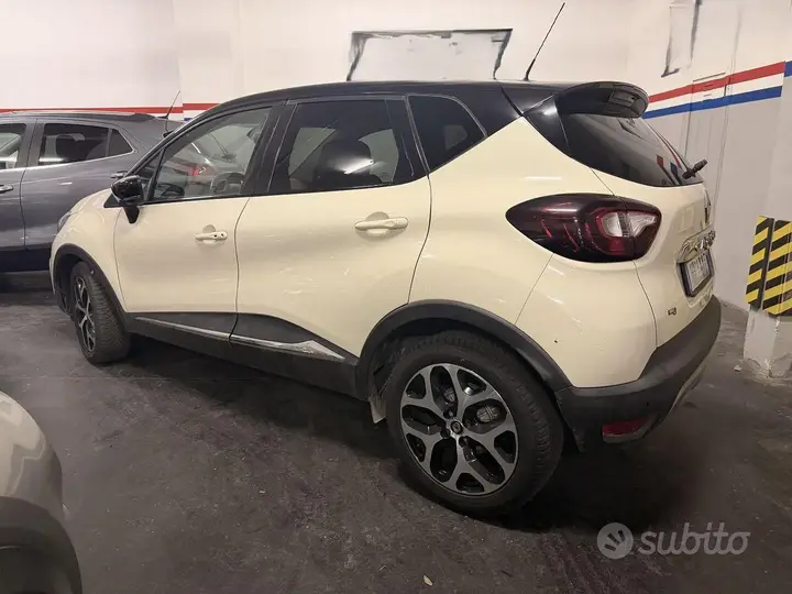 Renault Captur 2018 photo 2
