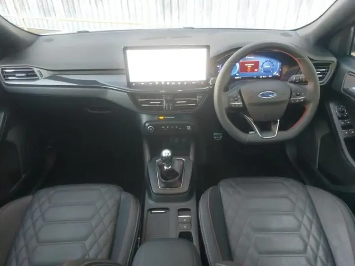 Ford Focus 2023 photo 3
