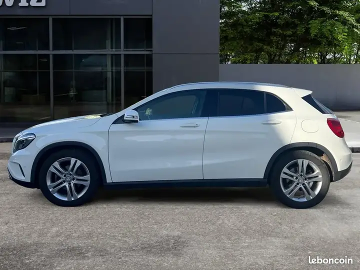 Mercedes-Benz Gla 2015 photo 2