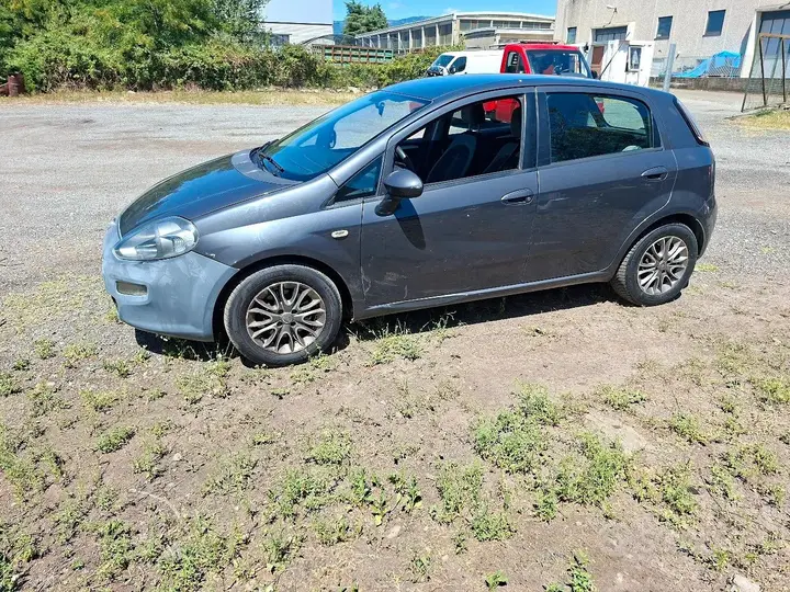 Fiat Punto 2012 photo 4