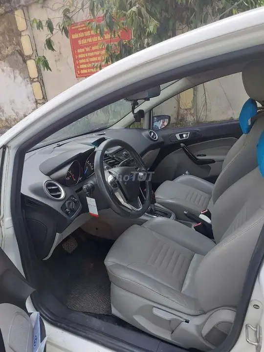 Ford Fiesta 2015 photo 3