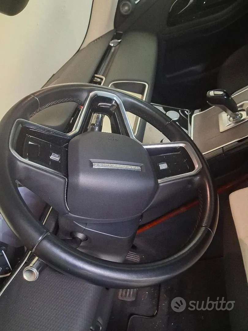 Land Rover Evoque 2021 photo 4