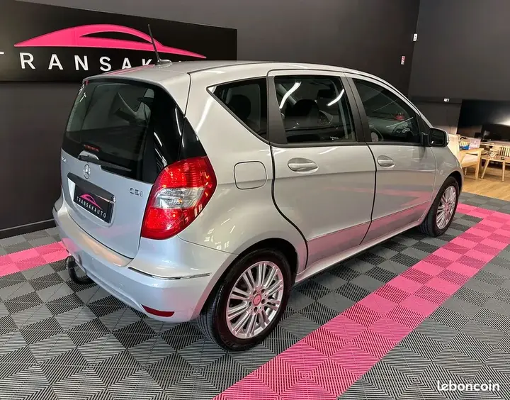 Mercedes-Benz A-Class 2010 photo 4
