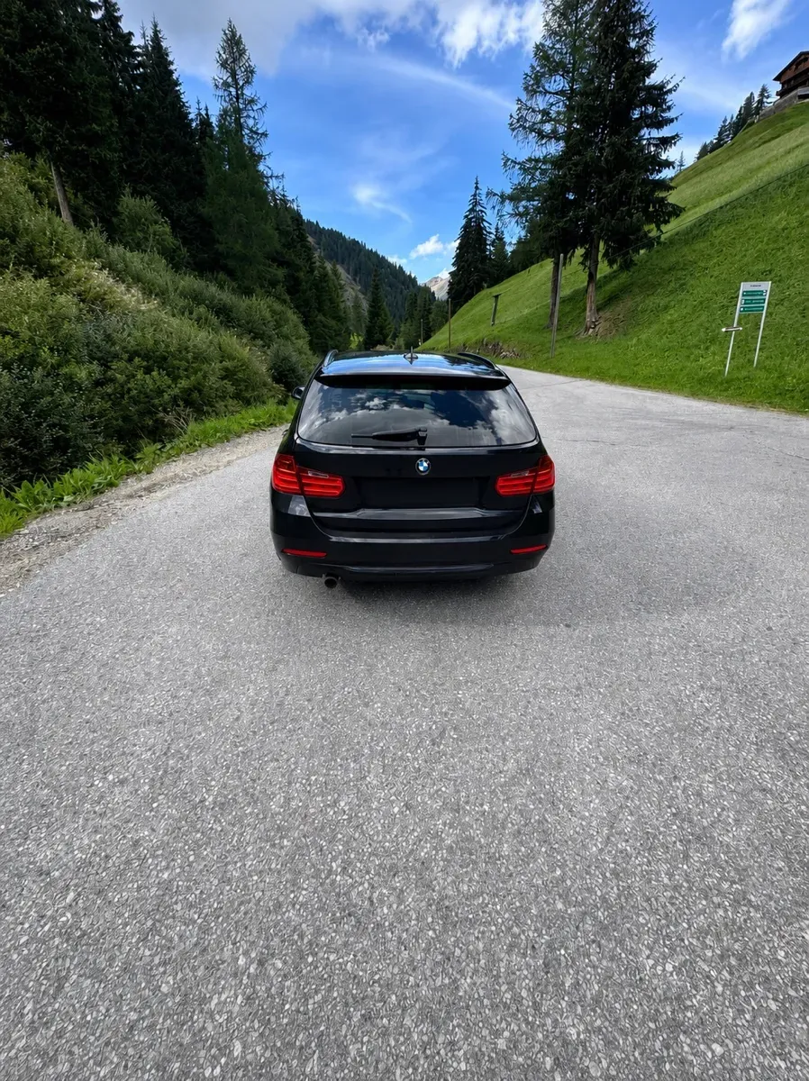 BMW 3 Series 2013 photo 2
