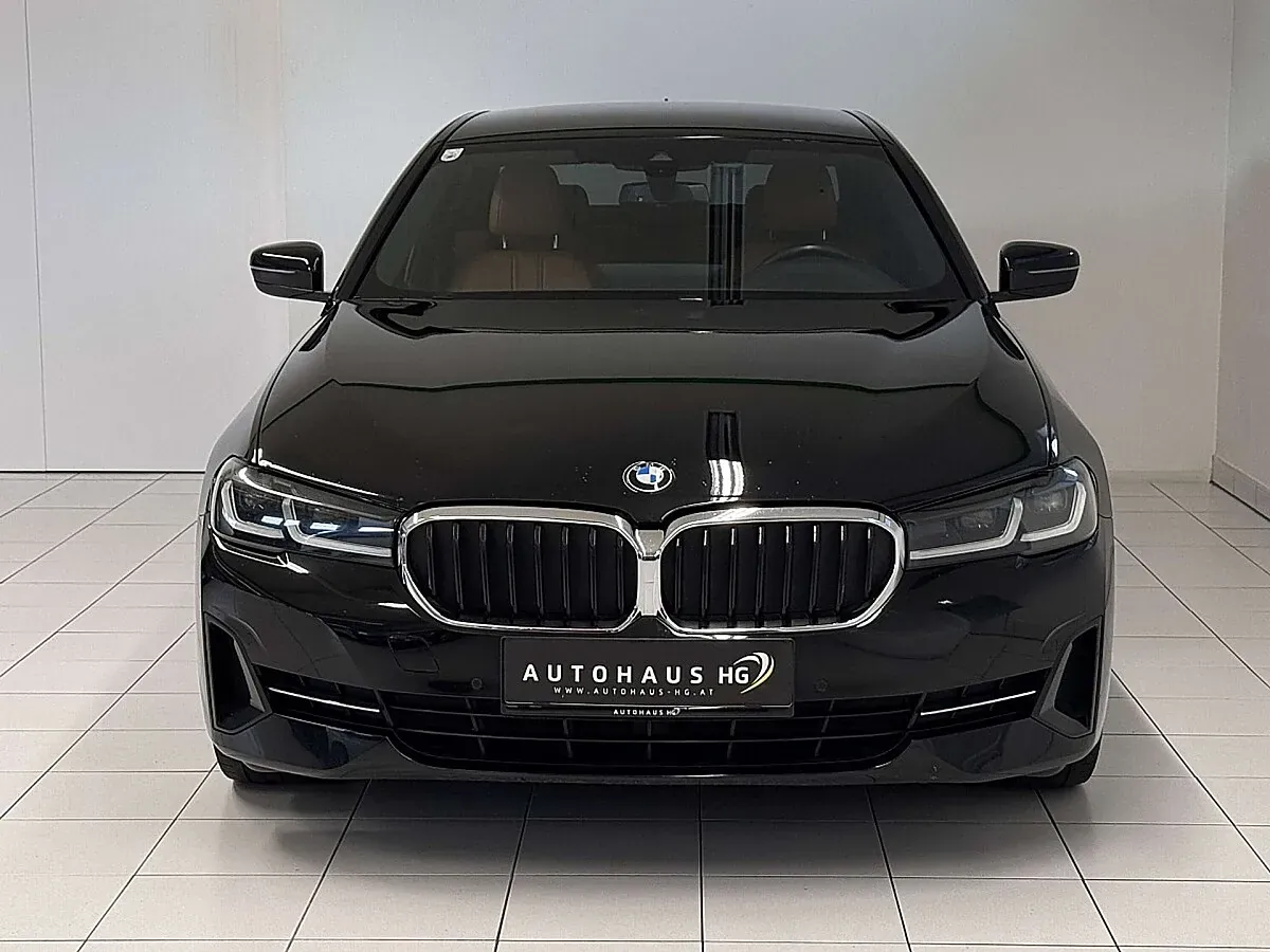 BMW 5 Series 2021 photo 2