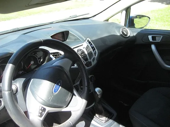 Ford Fiesta 2012 photo 5