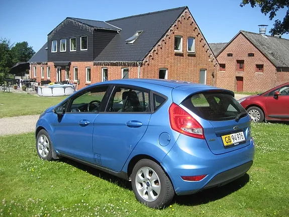 Ford Fiesta 2012 photo 2