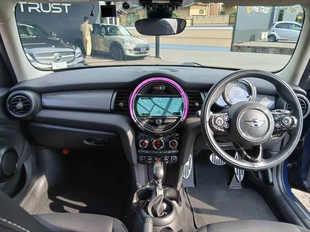 Mini Cooper D 2017 photo 3