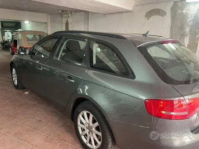 Audi A4 Avant 2012 photo 2