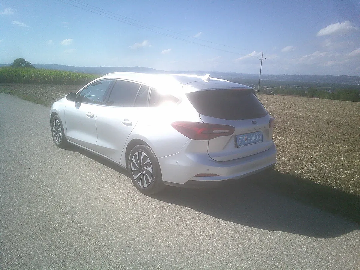 Ford Focus 2022 photo 3
