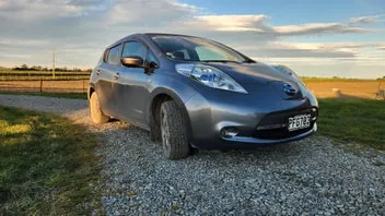 Nissan Leaf 2016 photo 2