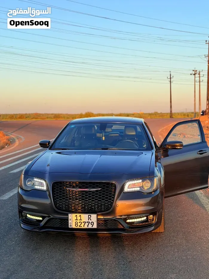 Chrysler 300 2022 photo 3