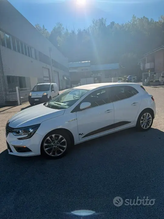 Renault Megane 2016 photo 2