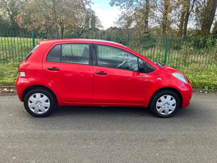 Toyota Yaris 2009 photo 4