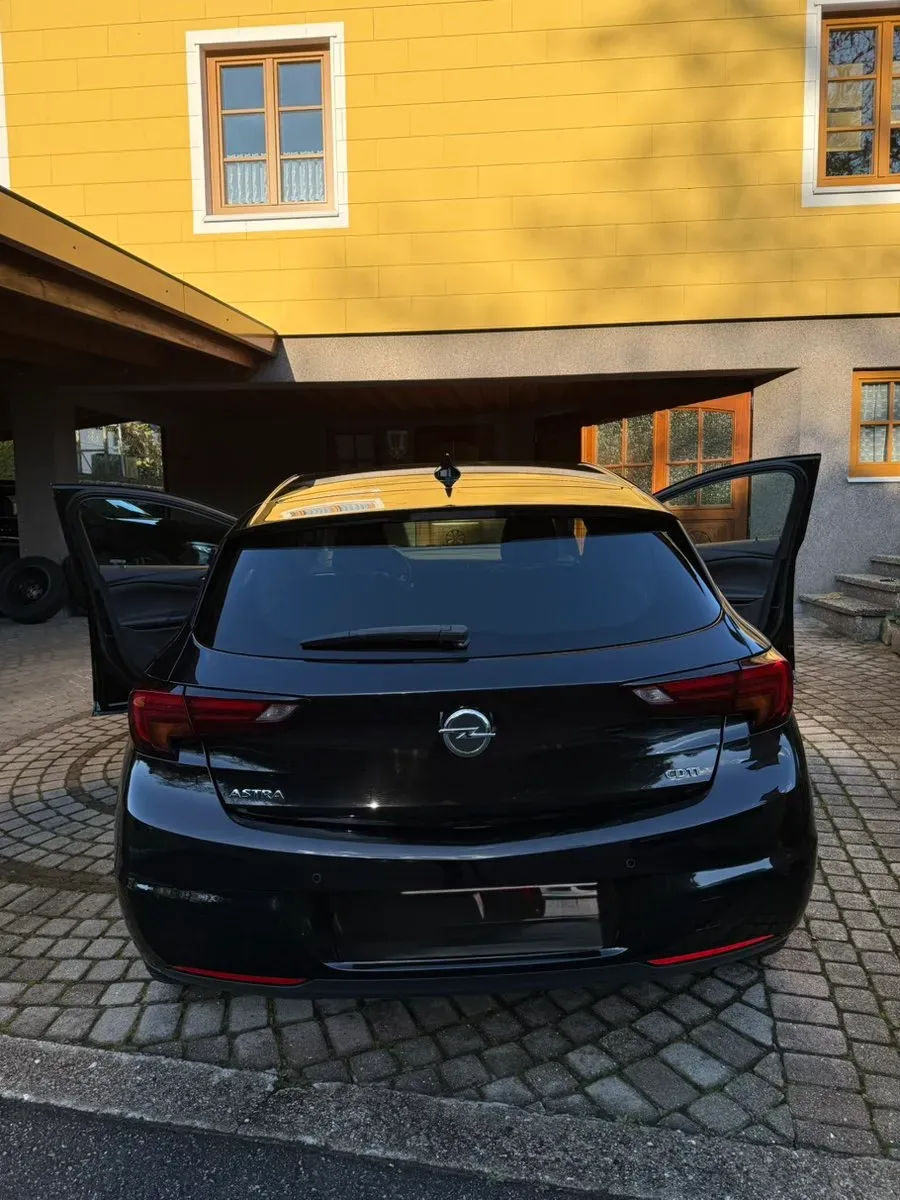 Opel Astra 2017 photo 2