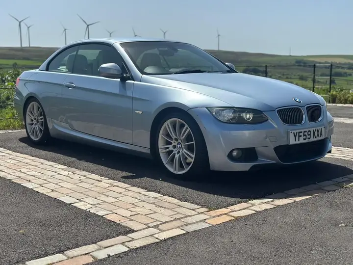 BMW 3 Series 2010 photo 3