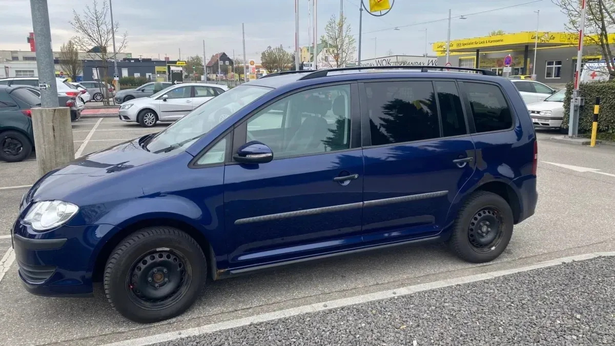Volkswagen Touran 2009 photo 3
