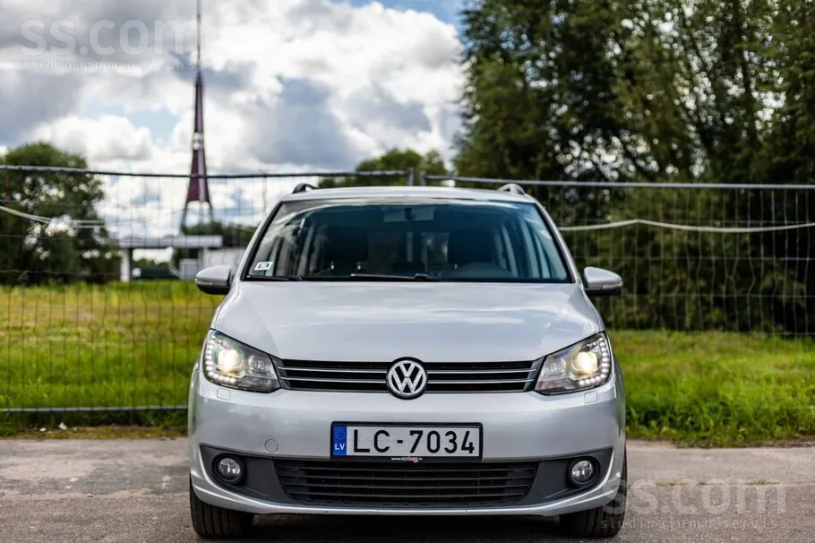 Volkswagen Touran 2013 photo 3
