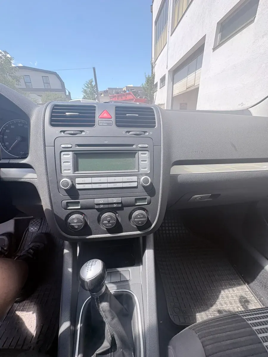 Volkswagen Golf 2008 photo 2
