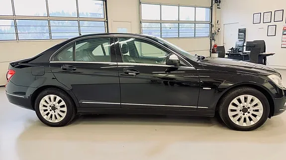 Mercedes-Benz C220 D 2009 photo 3