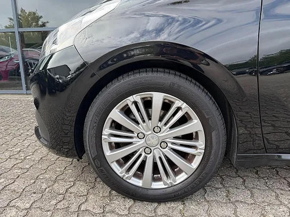 Peugeot 208 2019 photo 4