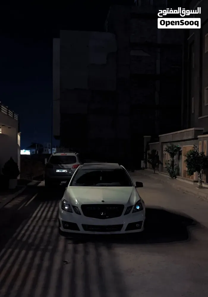 Mercedes-Benz E-Class 2011 photo 3