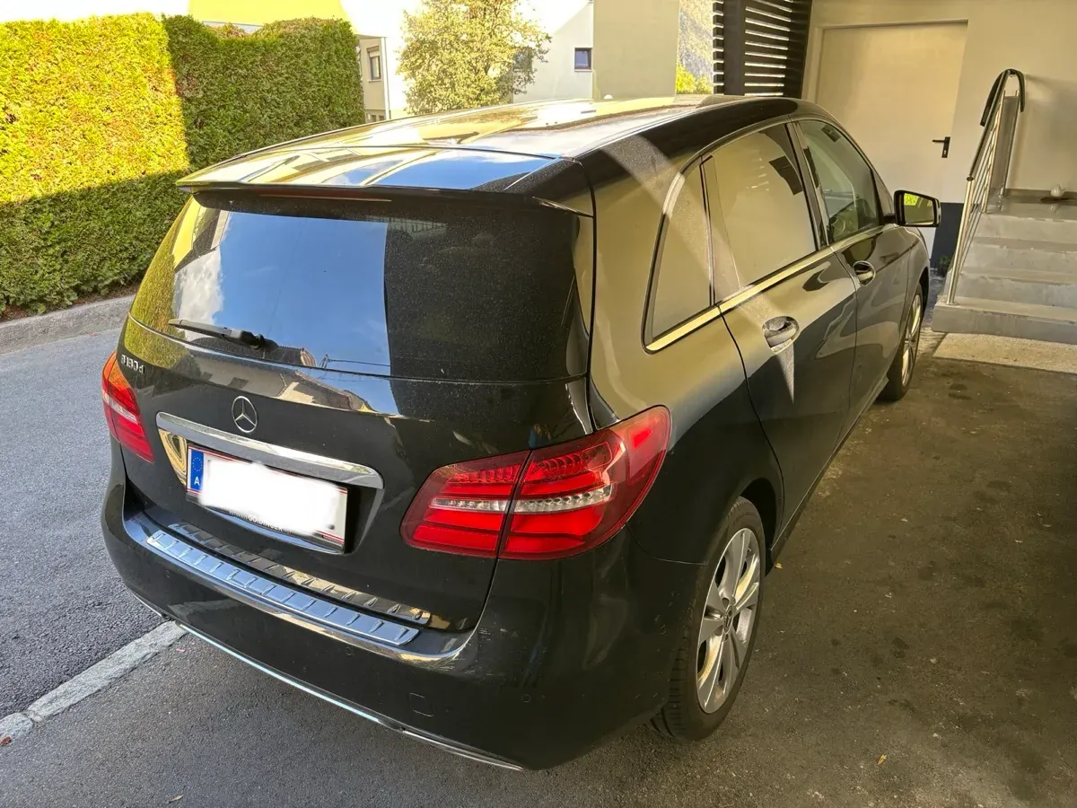 Mercedes-Benz B-Class 2017 photo 2
