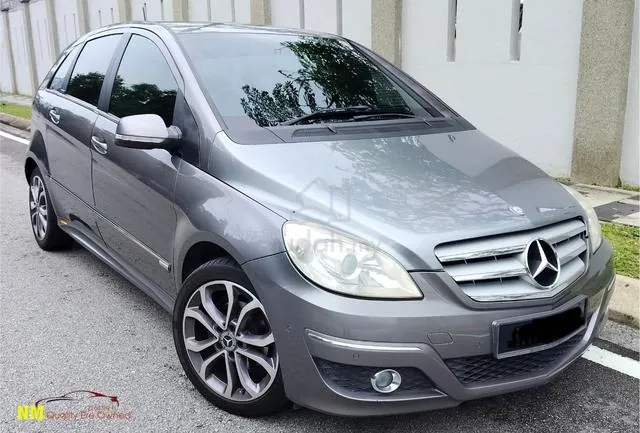 Mercedes-Benz B180